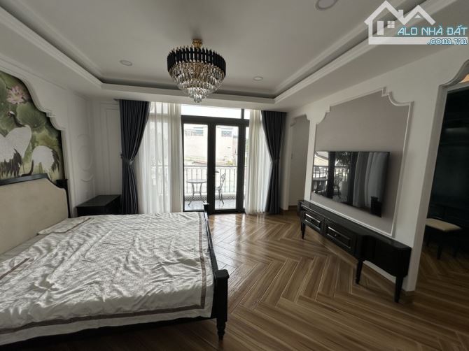 INDOCHINE VILLA ĐỐI DIỆN EMART PHAN HUY ÍCH - P12 GÒ VẤP - 5 TẦNG 7M x 15M - CHỈ 12 TỶ x - 8