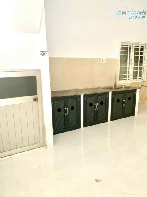 LÁI THIÊU NHÀ 2 TẦNG ĐƯỜNG Ô TÔ 6 M DT 131 M2 GIÁ 3,8 TỶ TL - 8