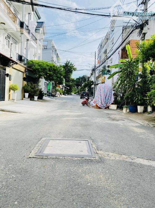 Bán nhà Thị trấn Nhà bè - 64m2 - 4TẦNG - 4PN - 7TỶ5. - 9