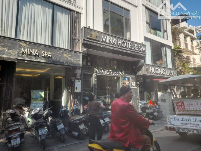 Bán nhà mặt phố Hàng Buồm giáp Mã Mây DT 384m2 x MT 14m, 8 sổ, Giá 175 tỷ