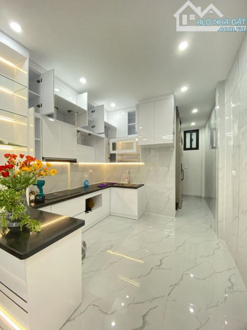 NGUYỄN PHÚC LAI - ĐỐNG ĐA - THANG MÁY - FULL NỘI THẤT - NGÕ THÔNG - GẦN HỒ - CHỈ 13.2 TỶ