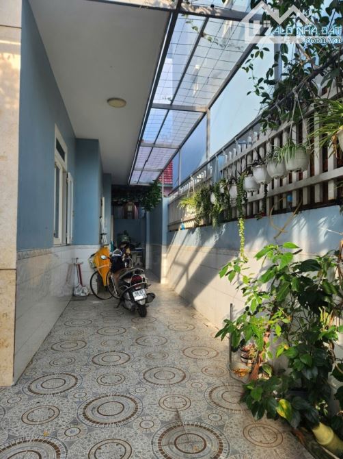 Bán nhà  MT Tân Xuân-Trung Chánh 1 , Hóc Môn   4Tx 124 m2 . Giá chỉ  7.3 tỷ (TL)