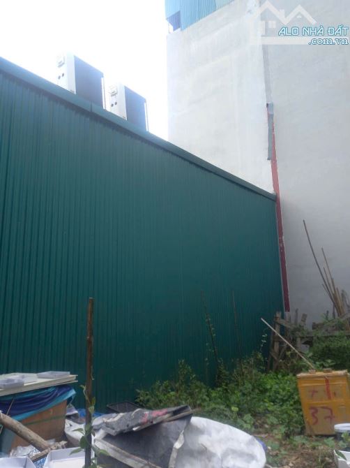 BÁN ĐẤT LÔ GÓC NGUYỄN XIỂN. DT 633 M. MT 35 . ĐẲNG CẤP NHẤT HÀ NỘI . VỈA HÈ . Ô TÔ TRÁNH - 2