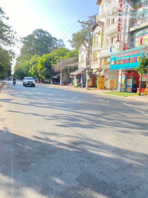 8Tỷ TL🔥Bán nhà 150m2_Hoàn Công 1 Trệt 2 Lầu_Mặt Tiền Đường Số 21, P.Dĩ An, Tp.Dĩ An