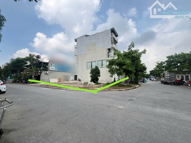 Mặt phố PHÚC LỢI - 235m đất mặt tiền 10m - đường vỉa hè sổ nở hậu - chỉ 35,5 tỷ.