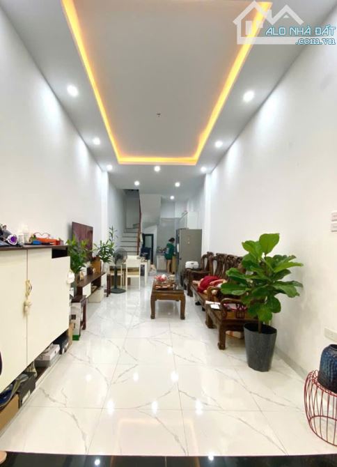 BÁN NHÀ PHỐ LÒ ĐÚC - 30M2 X 4 TẦNG - NGÕ NÔNG - NHÀ ĐẸP - SỔ ĐỎ RIÊNG - HƠN 5 TỶ