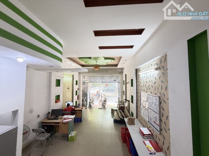 BÁN NHÀ MẶT PHỐ ĐẶNG THÙY TRÂM, 74M2. MT: 4,7M.
