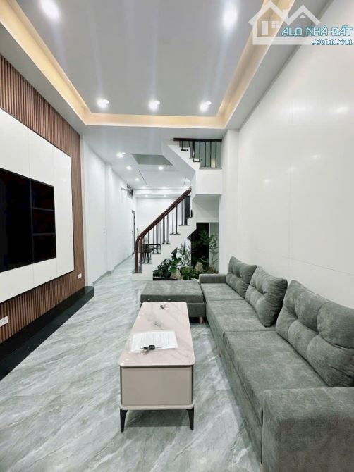 SIÊU HIẾM BẠCH MAI , 33M² , NGÕ THÔNG , GẦN Ô TÔ , SỔ VUÔNG A4 , ĐẦY ĐỦ NỘI THẤT , 7,6 TỶ