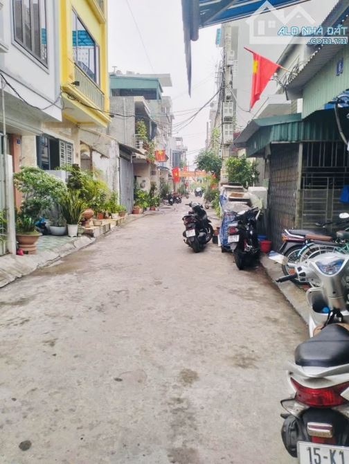 Bán nhà 3 tầng ngõ 5m Trại Chuối, Hồng Bàng chỉ 2,x tỷ.