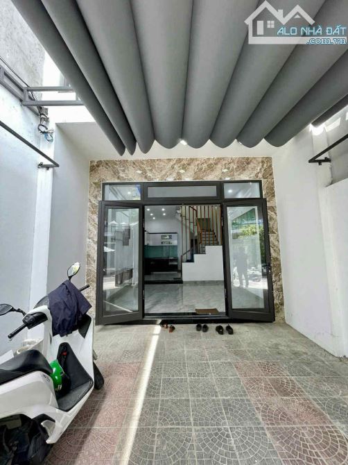 Bán Nhà 3 Tầng MT Đường Nguyễn Huy Tự