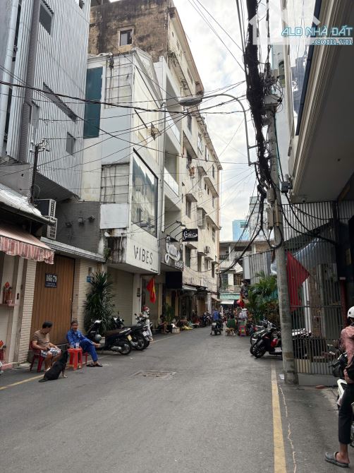 Nhà phố 5 lầu đường Nguyễn Thái Bình- Lê Thị Hồng Gấm  HXT: 8m oto, Giá: 32.5 Tỷ, HĐT:85tr