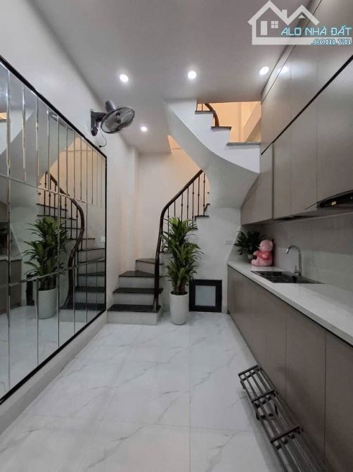 📣 NHỎ NHƯNG CÓ VÕ NGUYỄN PHONG SẮC CẦU GIẤY - 4 TẦNG 15M2