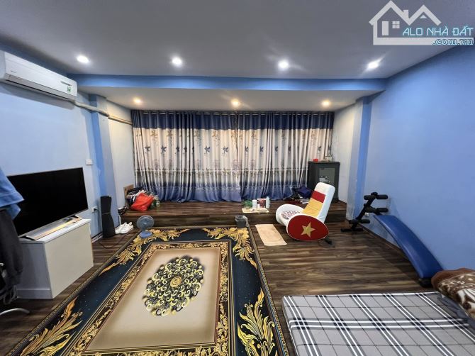 Bán nhà phố Trương Định Hoàng Mai, 2 mặt tiền ô tô tránh, tiện KD, 4 tầng 48m2 giá 20.