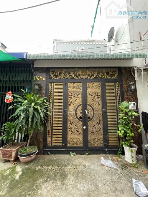Bán nhà nở hậu đường Bùi tư toàn diện tích 4 x 15 có một lầu giá 5 tỷ thương lượng