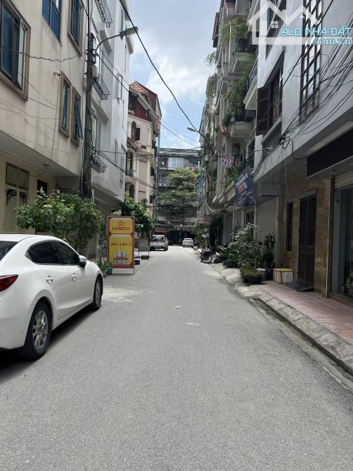 Bán tòa hỗn hợp 9 tầng phường Liễu Giai, doanh thu gần 2 tỷ/năm, ngõ 8m ô tô tránh nhau ki