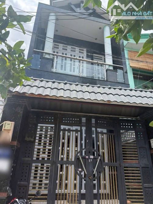 Cho Thuê nhà sát CĐ Công Thương 3pn rộng rãi 9tr