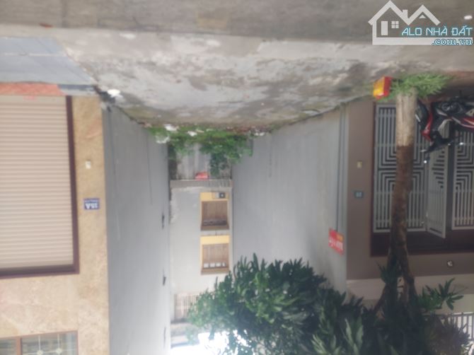 Bán đất Khu dân cư Trường Chuyên 61m, mặt tiền 4.5m, sổ đỏ, xây dựng tự do, giá 3.8 tỷ.