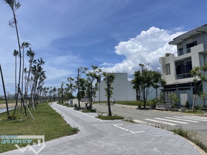Cần bán gấp lô đất mặt tiền,vị trị đẹp,không gian sống lý tưởng bậc nhất thành phố huế.