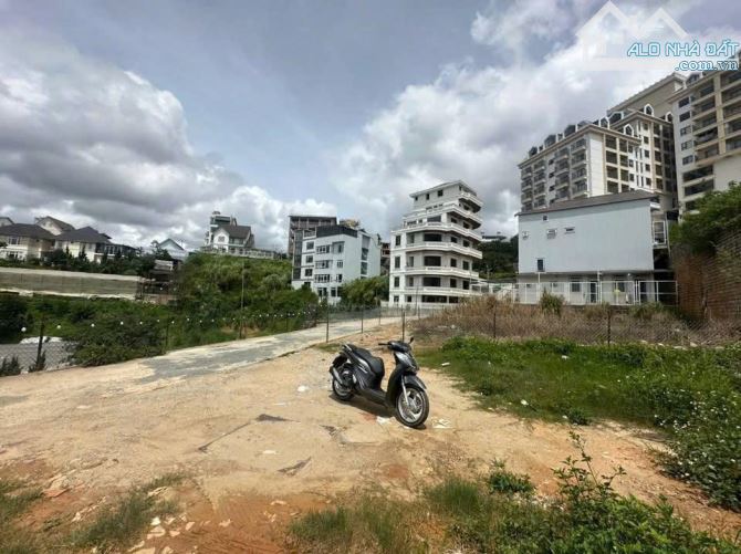 Đất Biệt thự Nam Hồ - P11 - Đường nhựa -  view đẹp -  Giá chỉ 7 tỷ 5