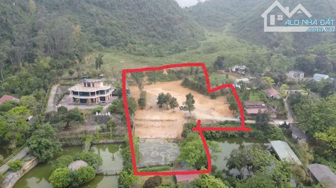 BÁN ĐẤT: DT 4403 M 0TN 400 M LIÊN SƠN  LƯƠNG SƠN HÒA BÌNH  - giá 1.9 tr /1m  - lưng tựa nú