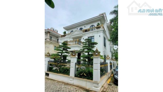 Bán Biệt Thự mặt phố Thọ Tháp 190m2 4 tầng, mặt tiền 13.9m cả phố chỉ một nhà bán