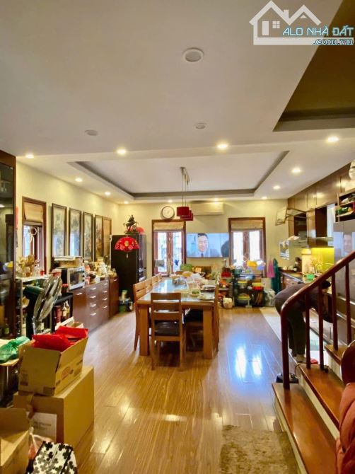 Siêu hiếm! Bán nhà Phố Ngọc Khánh, DT 90m2 x 5 tầng, MT 5.2m. Phân lô ngõ 2 ô tô tránh