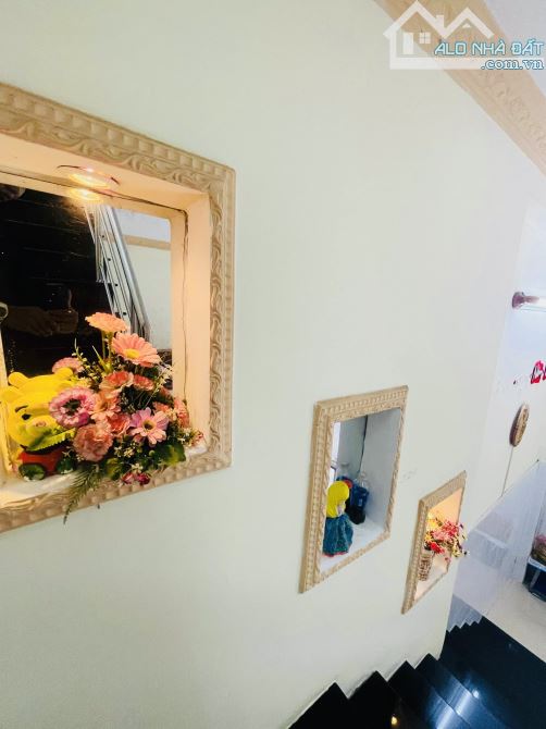 PHÍA SAU CĂN M. TIỀN HẼM 3-4M THÔNG TƯƠNG LAI NHÀ THÀNH MT KINH DOANH VỊ TRÍ TỐT - TIỀM NĂ