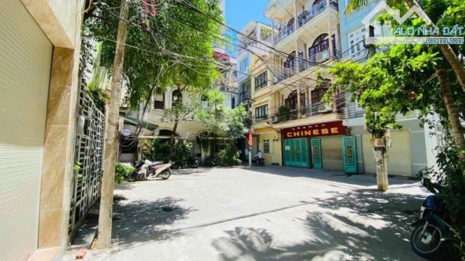 BÁN ĐẤT TẶNG NHÀ ÔTÔ TRÁNH KINH DOANH PHỐ NGHĨA ĐÔ CẦU GIẤY 100M2 MT 8.5M 35 TỶ