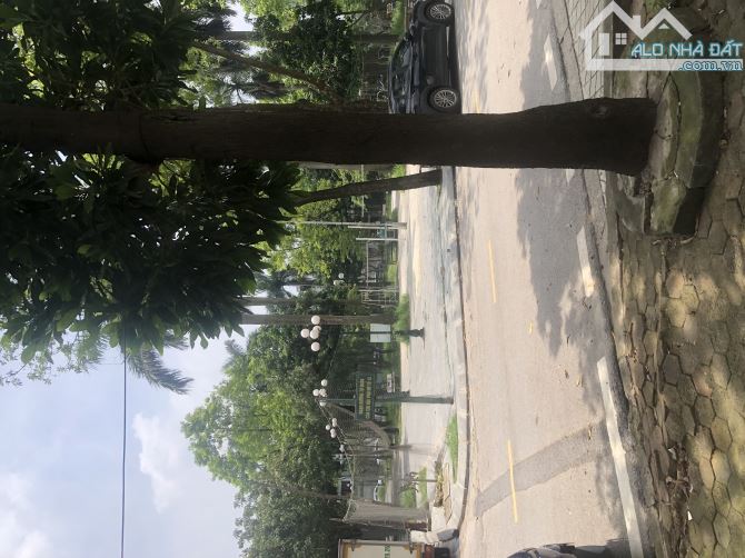 Cần bán căn chung cư 100m2 lô góc 3 phòng ngủ KĐT Sài Đồng, Long Biên, Giá 3,98 tỷ
