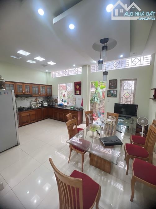 Biệt thự KDC Tạ Quang Bửu , 120m2( 6 x 20 ) , kế TTTM Central Premium