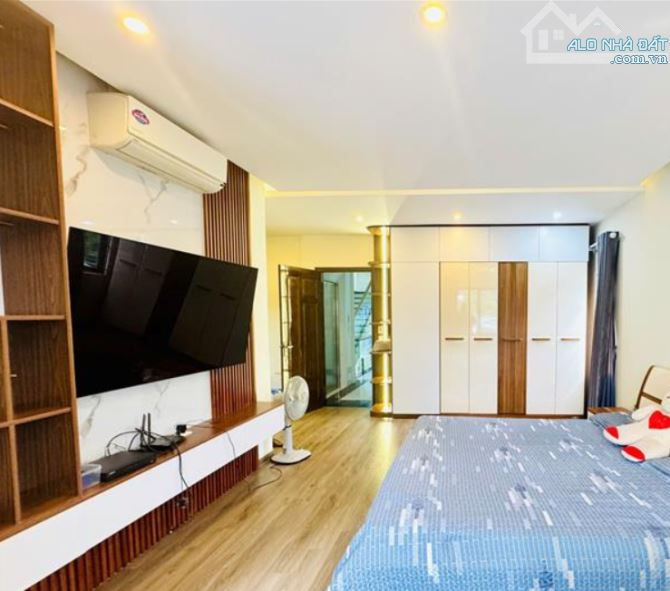 bán nhà 4 tầng có thang máy mặt đường đồng thiện 97m2 ngang 6,5m giá 12 tỷ có tt
