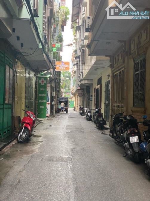 NHỈNH 9 TỶ CÓ NGAY NHÀ, Ô TÔ ĐỖ CỬA, PHỐ XUÂN THỦY, CẦU GIẤY, DT35M, 4 TẦNG, MT 3.5M
