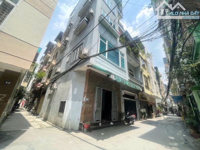 Cầu Giấy - 48m2 - 5 tầng - Mặt tiền 4,6m - Lô góc - Kinh doanh - Ô tô 16 chỗ đỗ cửa