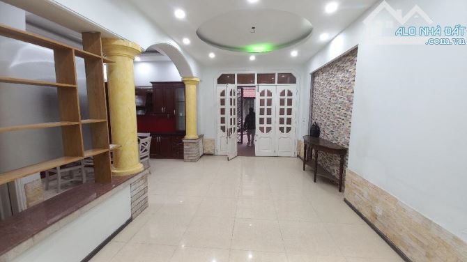 Thịnh Hào, 3 bước ra ô tô tránh, DT 108m2, nhà 2 thoáng nở hậu, thông tứ phía, chào 20,9tỷ