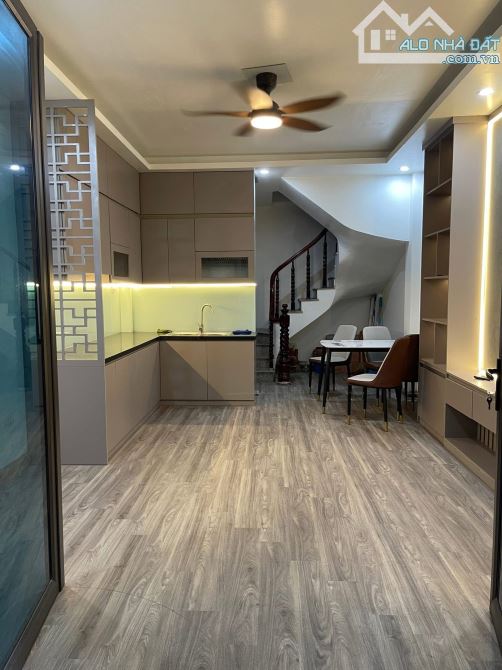 Nhà 5 Tầng Mỹ Đình- 35m-Dọn vào ở ngay ,gần hồ Nhân Mỹ, chợ.