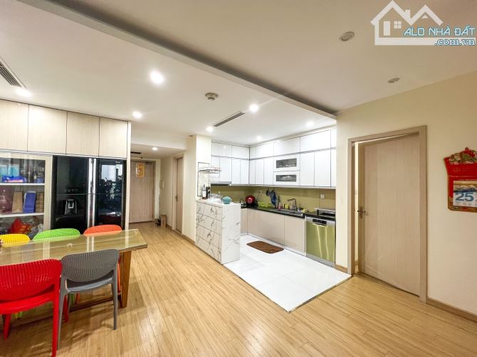 BÁN CĂN HỘ NGOẠI GIAO ĐOÀN N01-T2 DT 109,5M 3PN FULL NT VIEW HỒ SĐCC GIÁ 8,5 TỶ