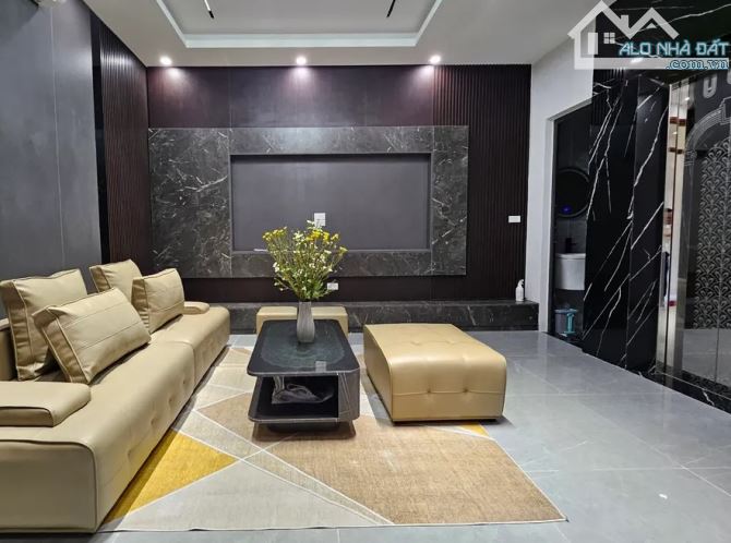 Bán nhà mới xây 6 tầng, thang máy, Phố Ngọc Lâm, ô tô đỗ cửa, MT 6.2m, nhỉnh 8 tỷ