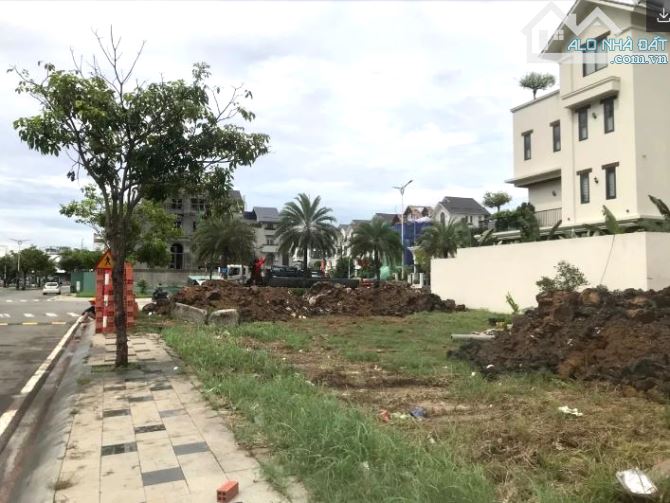 Bán đất khu đô thị Văn Minh Sông Giồng mặt tiền đường gần UBND TP Thủ Đức Dt 4x20 - 21 tỷ