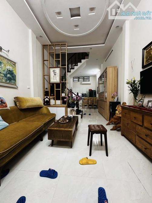 SIÊU PHẨM GIẢNG VÕ GẦN PHỐ GẦN Ô TÔ 47m2  4 tầng (MT)3.8m giá 12.8 Tỷ
