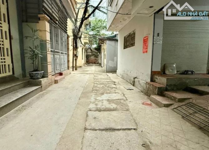 Bán nhà Cầu Giấy- 5.8 tỷ - 40m2 - Nhà C4