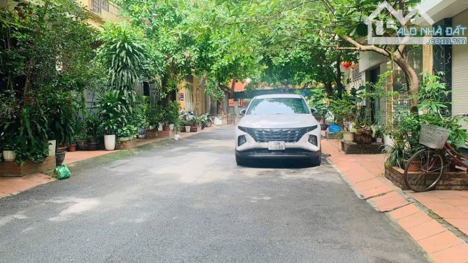 1 nhà ra phố phân lô vỉa hè oto phố Hoàng Quốc Việt Cầu Giấy 45m 16.5 tỷ 2 mặt thoáng vip
