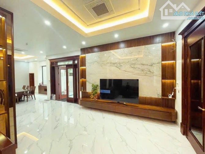 BIỆT THỰ SONG LẬP KĐT FORESA_10M MẶT TIỀN,THANG MÁY_FULL NỘI THẤT ĐẲNG CẤP_SỊN;ĐẸP