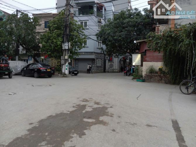 Bán nhà Lại Xá 65 m2 6 tầng, mặt tiền 5.5 m giá 15.2 tỷ ô tô vào nhà,đường ô tô tránh, kin