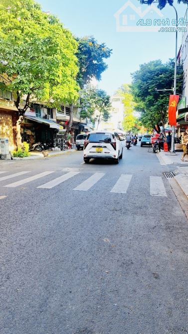🚘 CHỈ 3 CĂN RA MẶT TIỀN – GIÁ CỰC TỐT ngay CAO VĂN LẦU, Q.6 chỉ 1️⃣1️⃣.8️⃣ tỷ còn TL!