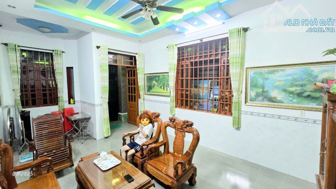 NHÀ SẠCH ĐẸP - Tường Xây 20cm Chắc Chắn - Đường Thông Xe Hơi - Phường Tân Phong, Biên Hòa,