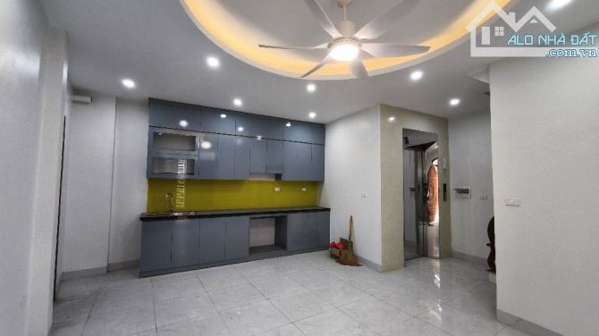 Bán nhà Tây Mỗ, 6 tầng, thang máy, 39m2- 7,9 tỷ.  Anh An