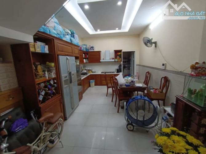 NGỘP! NHÀ MẶT TIỀN TRỊNH VĂN CẤN Q1 – 6 TẦNG THANG MÁY – DÒNG TIỀN CAO, GIÁ TỐT!