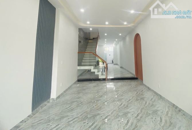 Cho Thuê nhà đẹp nguyên căn 2 Tầng mới 100%  hoàn thiện KDC Bửu Long