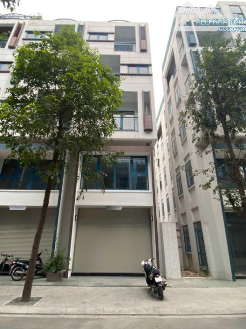 Cho thuê nhà Vạn Phúc, Galaxy Tố Hữu, DT 100m2x6 tầng, nhà đẹp, giá chỉ 35tr