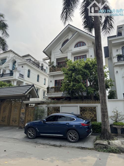 Biệt thự mặt phố Bùi Xuân Phái 200m2 giá 69 tỷ